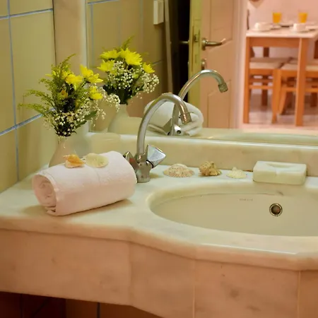 Ξενοδοχείο με διαμερίσματα ειρήνη Χερσόνησος