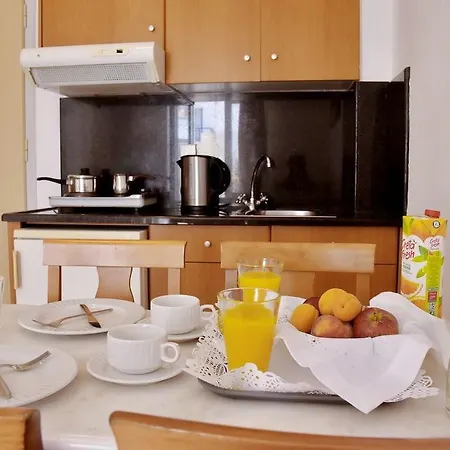 Ξενοδοχείο με διαμερίσματα ειρήνη Χερσόνησος