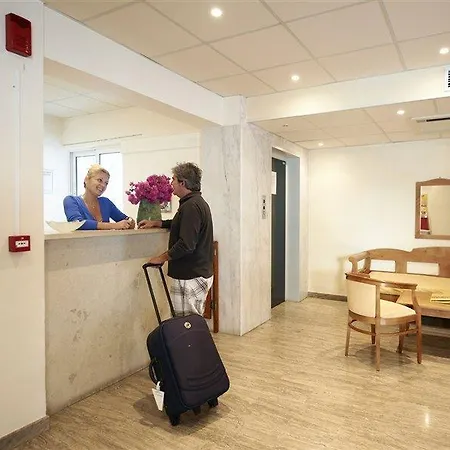 ειρήνη Ξενοδοχείο με διαμερίσματα Χερσόνησος