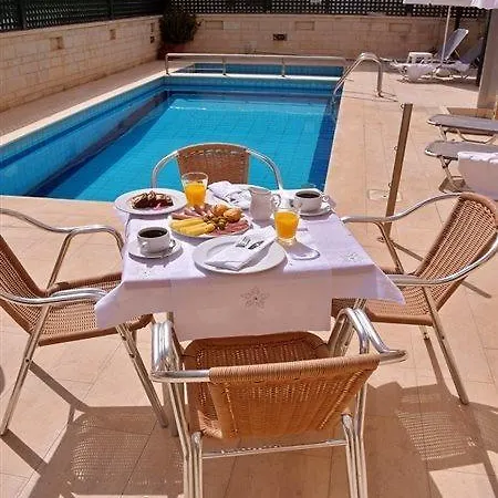 ειρήνη Ξενοδοχείο με διαμερίσματα 4*