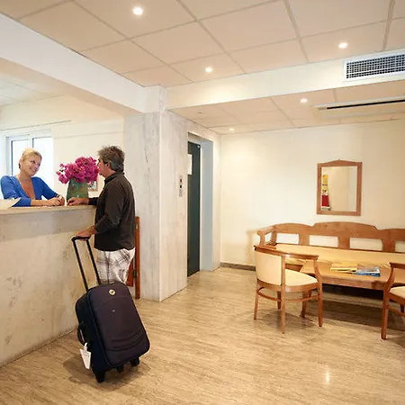 ειρήνη Ξενοδοχείο με διαμερίσματα Χερσόνησος