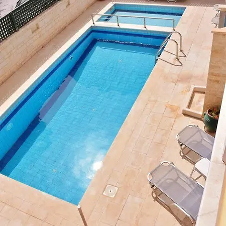 ειρήνη Ξενοδοχείο με διαμερίσματα 4*