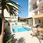 Aparthotel Irini