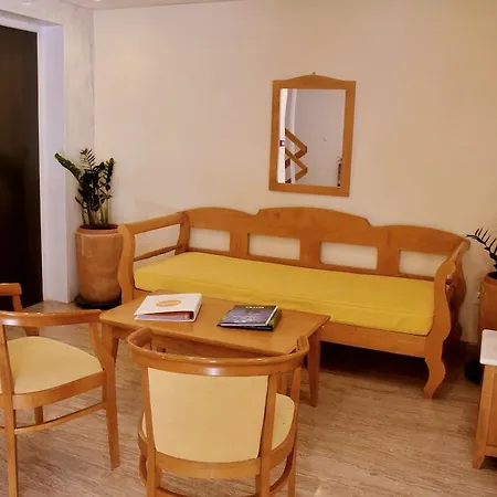Irini Hotel apartamentowy 4*