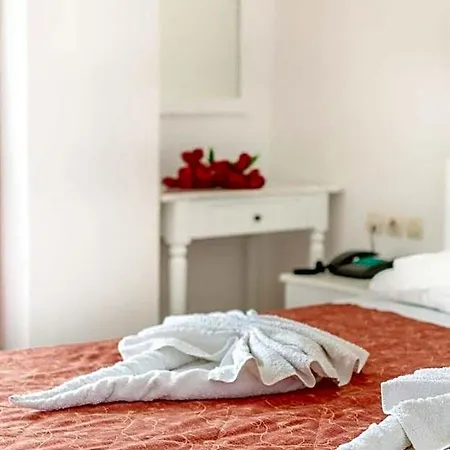 Irini Hotel apartamentowy 4*