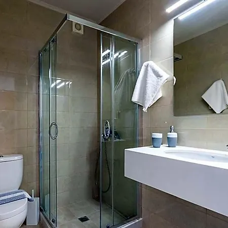 Aparthotel Irini 4*