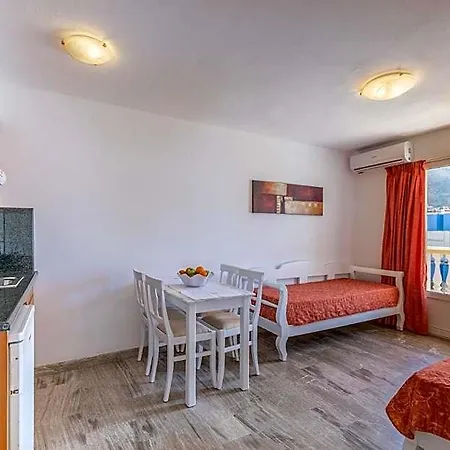 Irini 4*