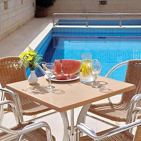 Hotel apartamentowy Irini Hersonissos (Crete)