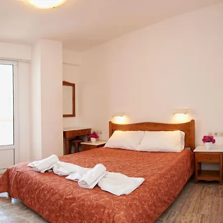 Aparthotel Irini 4*